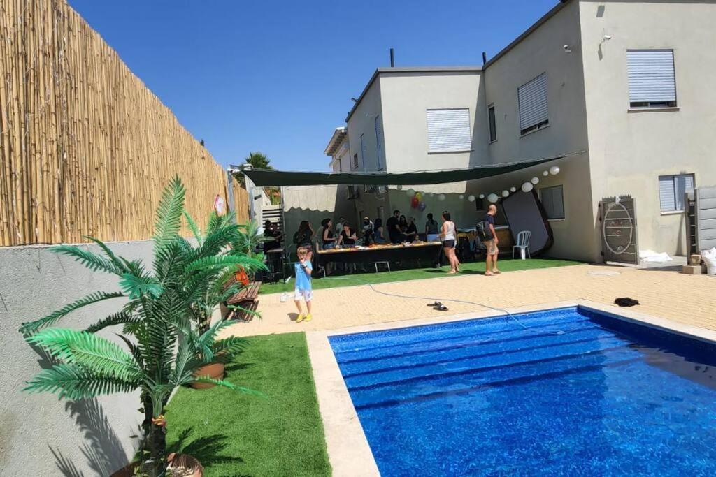 הוילה תלמים אחוזת נווה גד - וילה מקסימה עם בריכה פרטית ביישוב דתי מראה חיצוני תמונה